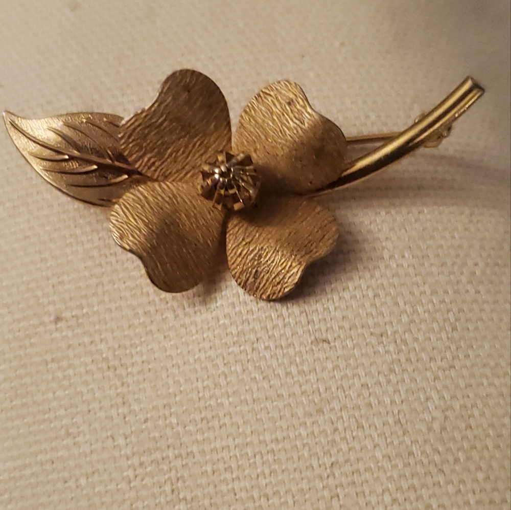 Antique 4 leaf clover pin